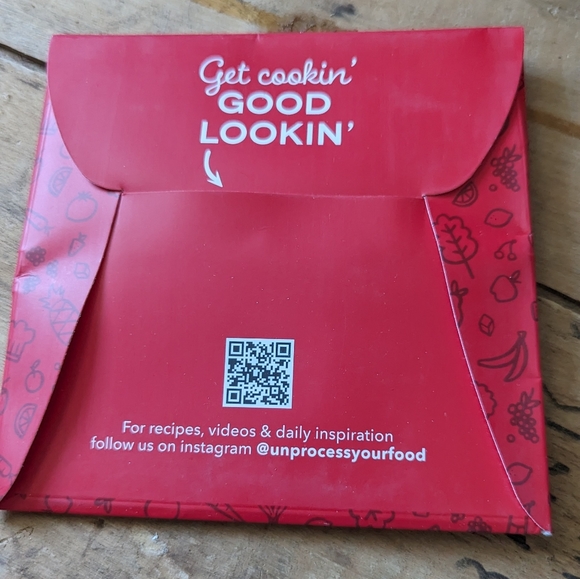 New in Box Dash Mini Skull Electric Waffle Maker - Picture 12 of 16